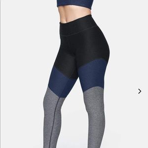 7/8 Outdoor Voices leggings